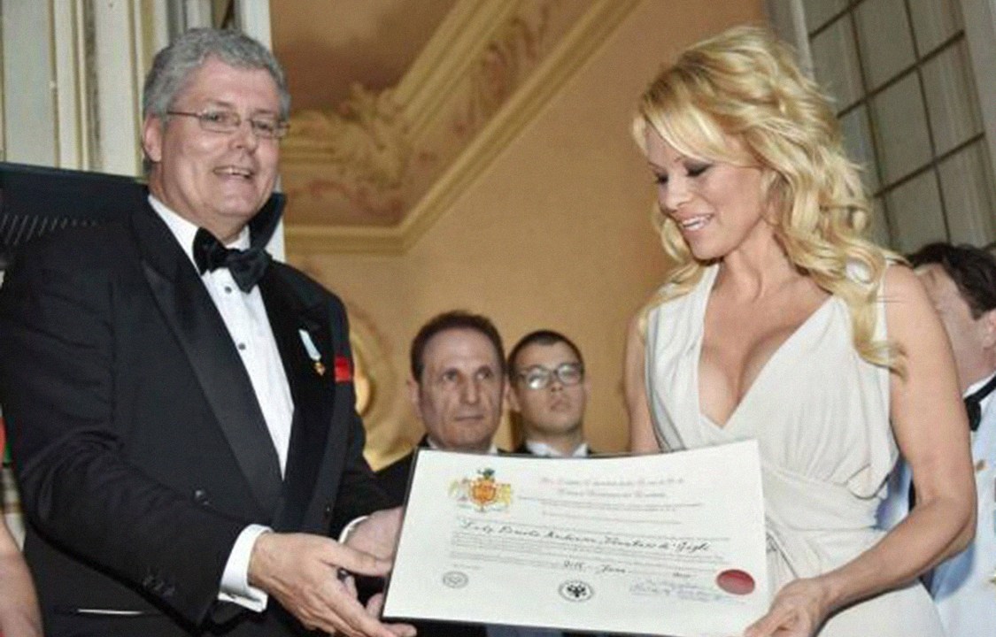 Príncipe Stefan, de Montenegro, e a atriz Pamela Anderson