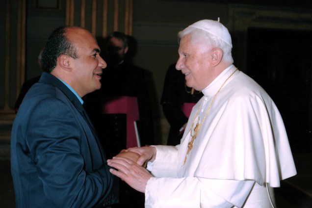 Gilberto Barbosa, líder católico leigo, durante encontro com o papa emérito Bento XVI