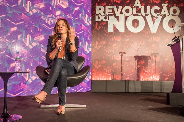 Regina Siqueira, presidente da ONG Comunitas no Fórum A Revolução do Novo: Transformação do Mundo