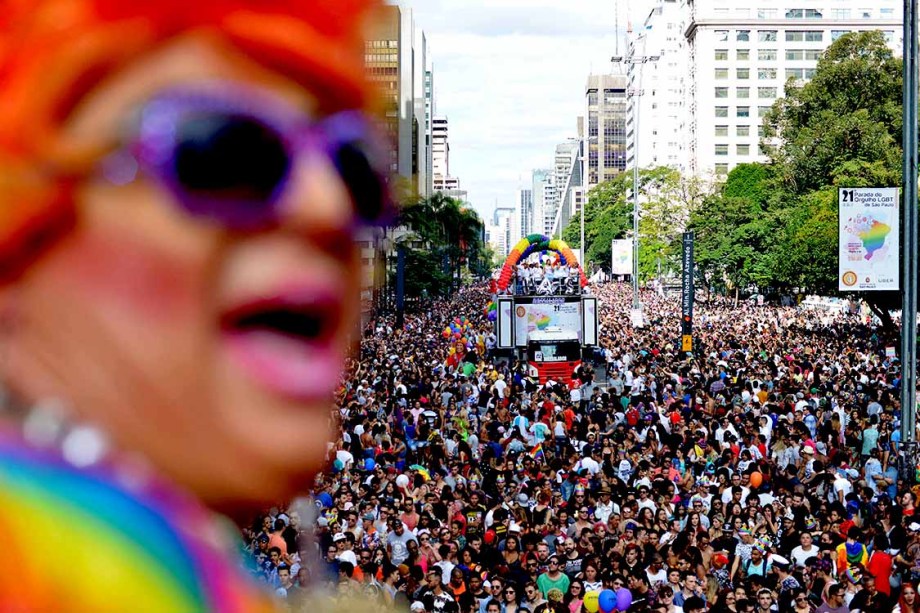 21ª Parada do Orgulho LGBT, em São Paulo, tem estimativa para reunir 3 milhões na Avenida Paulista - 18/06/2017