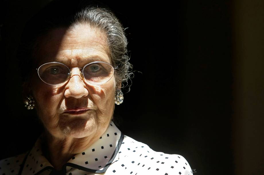 Simone Veil, sobrevivente do holocausto, se tornou Ministra e Presidente do Parlamento europeu