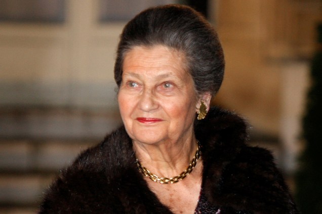 Simone Veil comparece à jantar oficial no Palácio Elysée, em Paris, 2008
