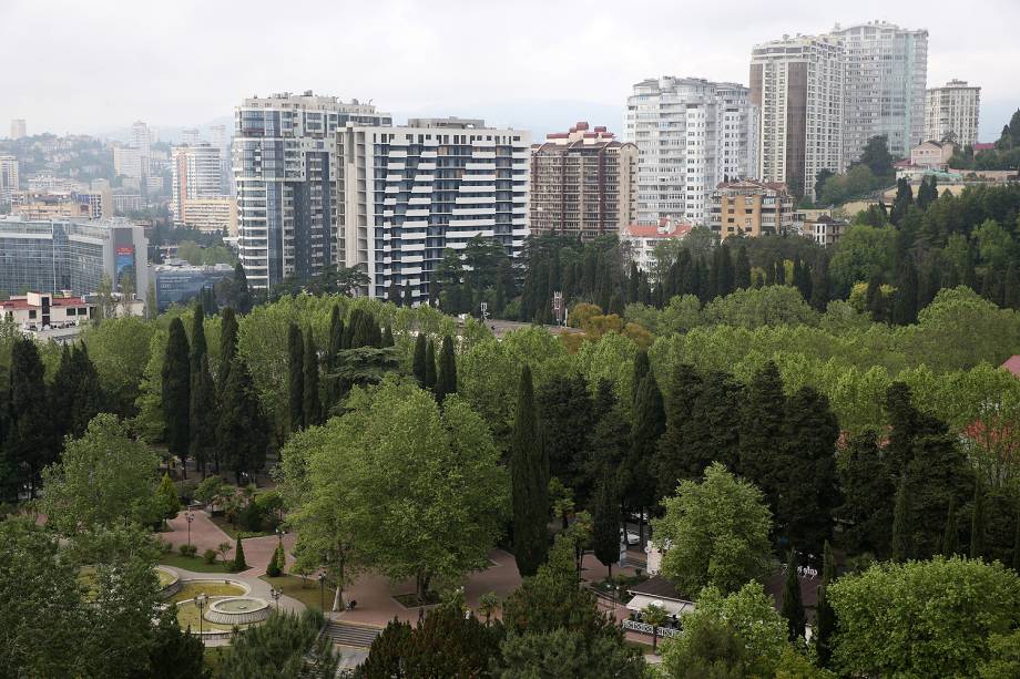 A cidade de Sochi no Mar Negro (Rússia)