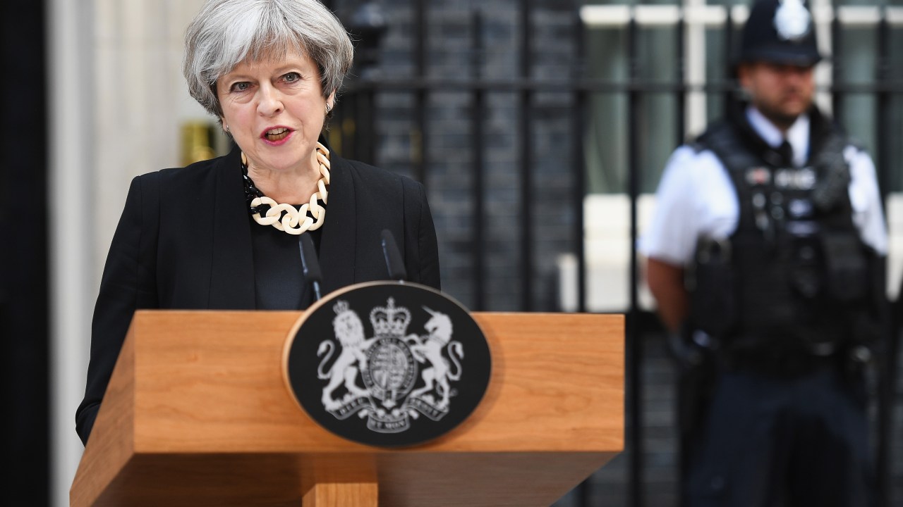 Primeira-ministra britânica Theresa May fala sobre o atentado de sábado (03/06/2017), em Londres