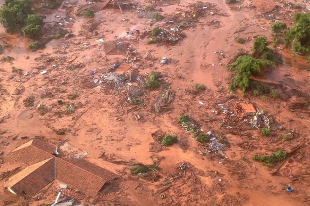 Barreira da mineradora Samarco se rompeu no distrito de Bento Rodrigues, Minas Gerais