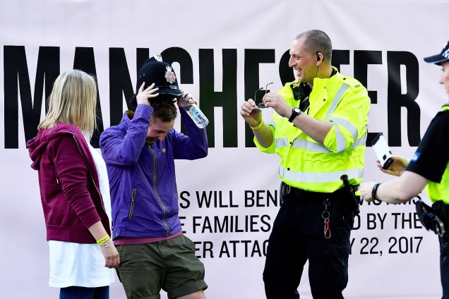 Polícia de Manchester reforça segurança em show de Ariana Grande - 04/06/2017