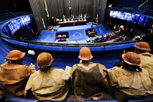 O presidente do Senado, Eunício de Oliveira, e o presidente da Câmara, Rodrigo Maia, na sessão solene para promulgação da Emenda Constitucional 96/2017, que legaliza a vaquejada no pais, no Senado - 06/06/2017