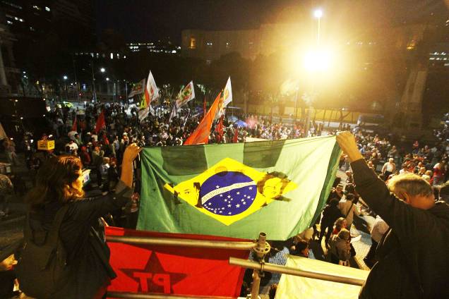 Protesto em defesa dos ex presidentes Luiz Inácio Lula da Silva e Dilma Rousseff e contra o presidente Michel Temer, no centro do Rio de Janeiro (RJ) - 20/07/2017 Protesto em defesa dos ex presidentes Luiz Inácio Lula da Silva e Dilma Rousseff e contra o presidente Michel Temer, no centro do Rio de Janeiro (RJ) - 20/07/2017