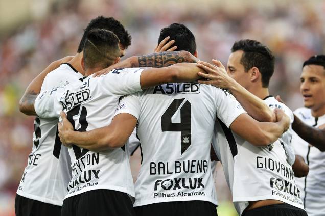Balbuena comemora gol durante Fluminense e Corinthians realizada no Maracanã pela 16ª rodada do Campeonato Brasileiro no Rio de Janeiro, RJ - 23/07/2017 Balbuena comemora gol durante Fluminense e Corinthians realizada no Maracanã pela 16ª rodada do Campeonato Brasileiro no Rio de Janeiro, RJ - 23/07/2017