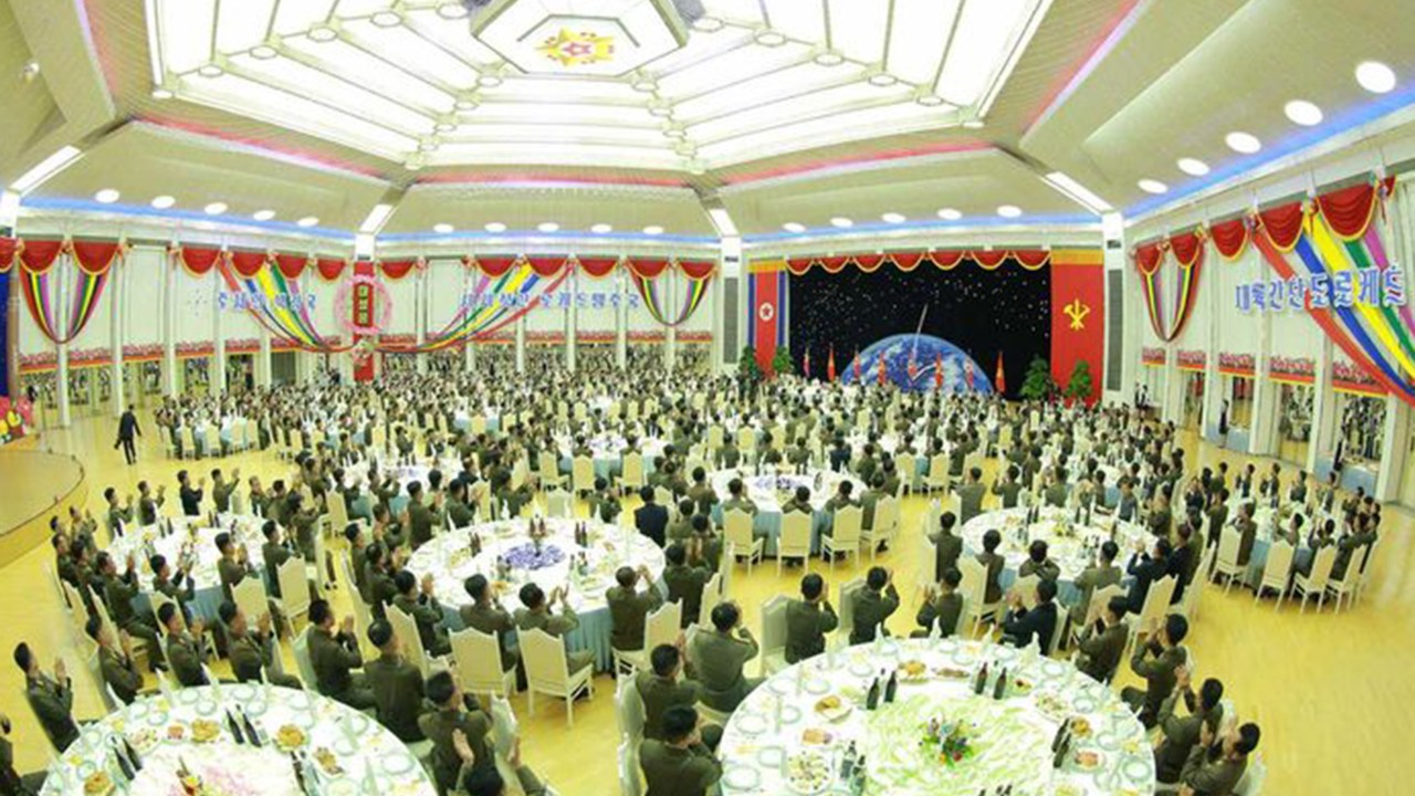 Banquete para celebrar teste do Hwasong-14