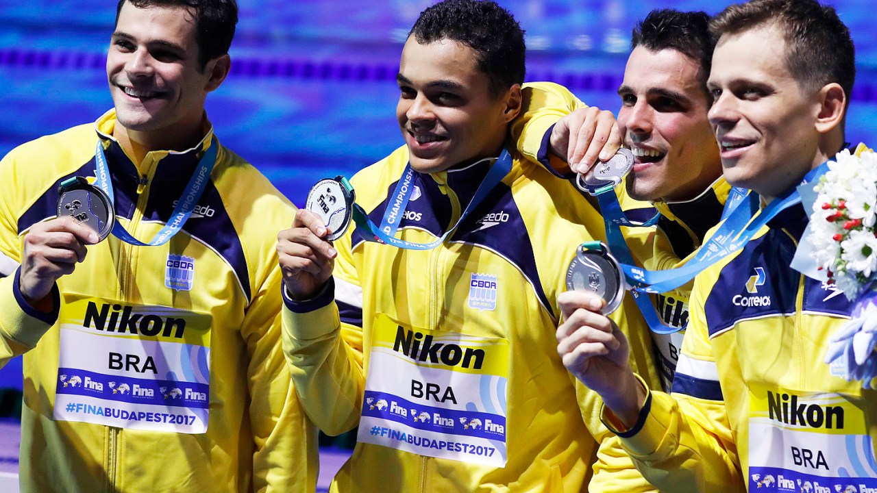 Brasil leva prata no 4x100m no Mundial de Esportes Aquáticos de Budapeste, na Hungria - 23/07/2017
