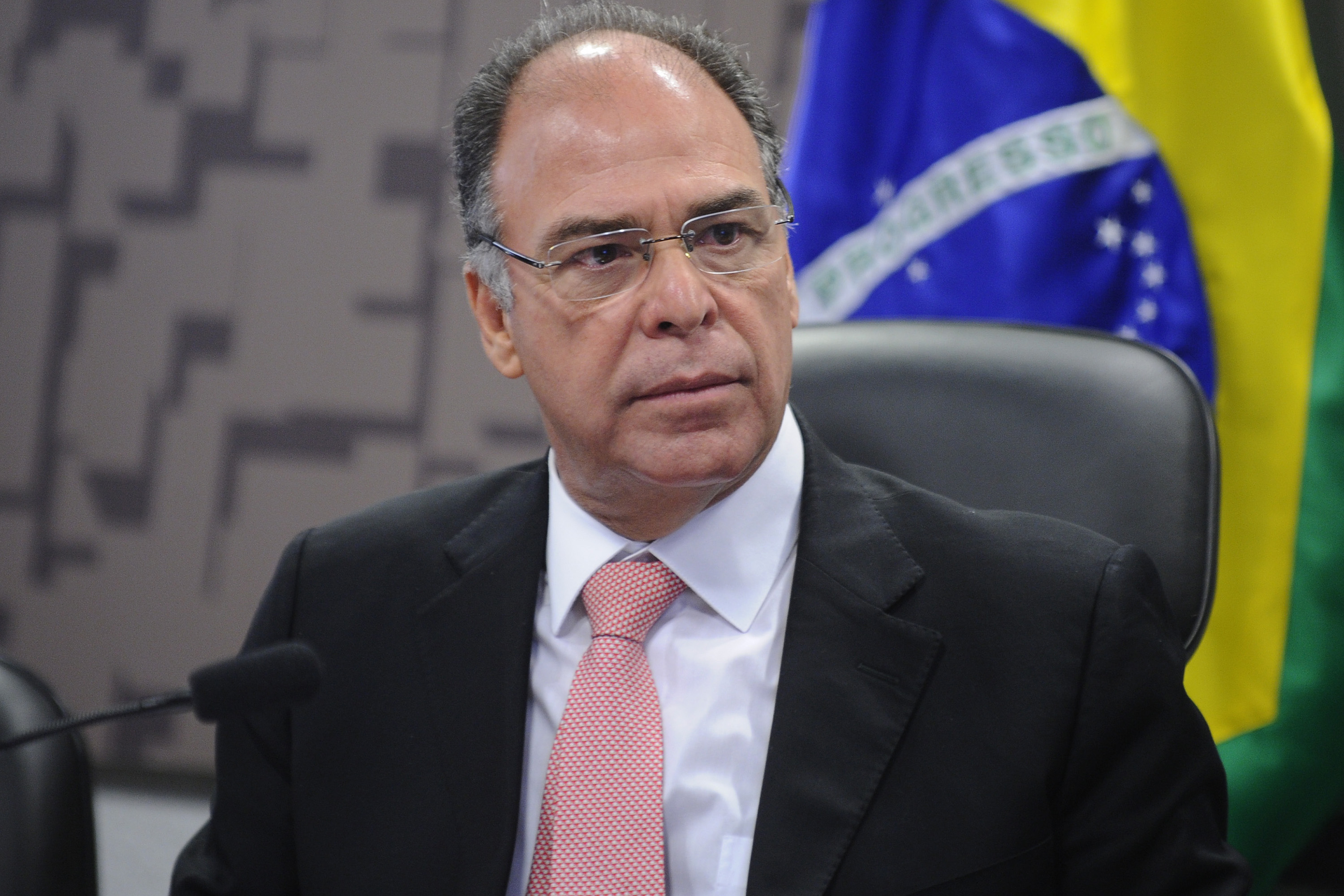 Lava Jato bloqueia bens de Fernando Bezerra, líder do governo no Senado |  VEJA