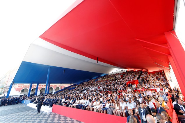 Vista da tribuna durante o desfile militar do Dia da Bastilha, em Paris, na França - 14/07/2017 - 14/07/2017