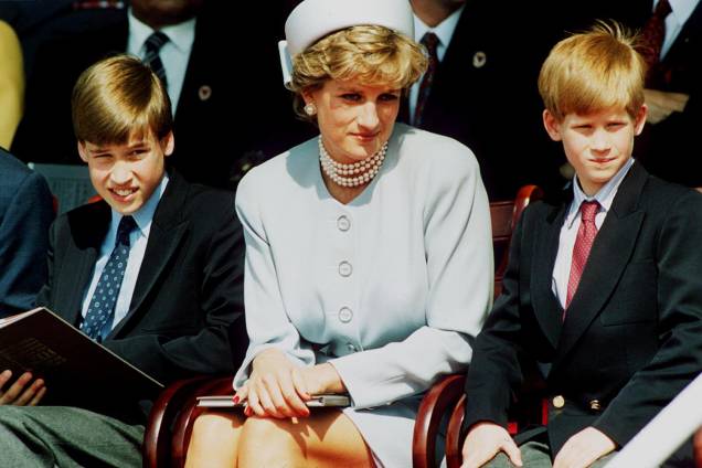 Princesa Diana com os filhos (1995)