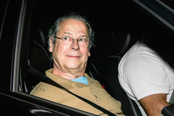 José Dirceu não se apresenta à PF no horário estipulado pela Justiça