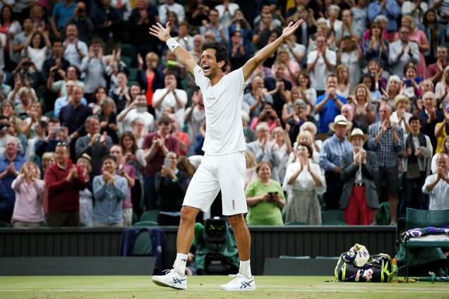 Brasileiro Marcelo Melo comemora vitória na final de Wimbledon contra o austríaco Oliver Marach e o croata Mate Pavic, em Londres