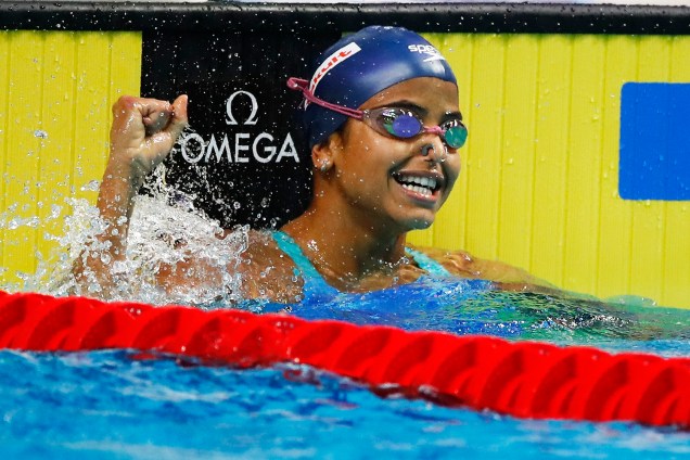 A pernambucana Etiene Medeiros ganha o ouro na prova dos 50 m costas no Mundial de esportes aquáticos de Budapeste, na Hungria - 27/07/2017