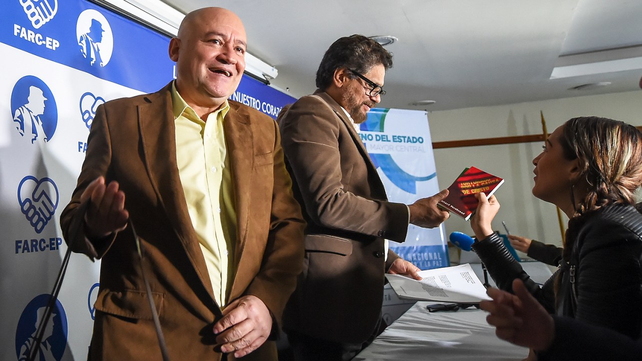 Carlos Lozada e Ivan Marquez - FARC lançam partido político em setembro na Colômbia