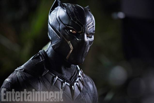 Chadwick Boseman volta ao papel de T'Challa/Pantera Negra, coroado rei de Wakanda após os eventos de 'Capitão América: Guerra Civil' Chadwick Boseman volta ao papel de T'Challa/Pantera Negra, coroado rei de Wakanda após os eventos de 'Capitão América: Guerra Civil'