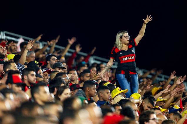 Torcida do Flamengo durante partida contra o Coritiba em jogo válido pela décima sexta rodada do Campeonato Brasileiro de 2017 no estádio da Ilha do Urubu no Rio de Janeiro - 22/07/2017 Torcida do Flamengo durante partida contra o Coritiba em jogo válido pela décima sexta rodada do Campeonato Brasileiro de 2017 no estádio da Ilha do Urubu no Rio de Janeiro - 22/07/2017