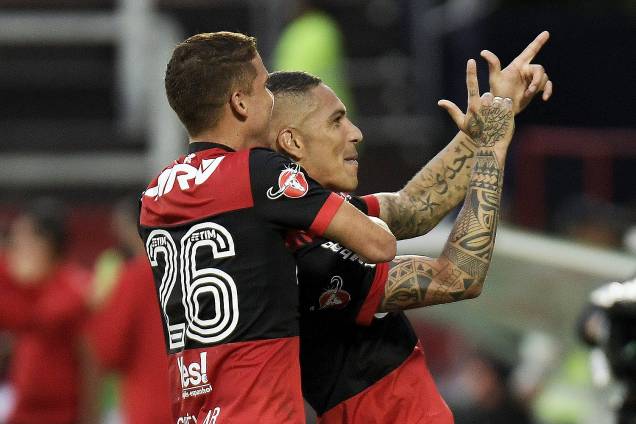 Guerrero comemora gol durante partida entre Flamengo e São Paulo, válida pela 11ª rodada do Campeonato Brasileiro - 02/07/2017 Guerrero comemora gol durante partida entre Flamengo e São Paulo, válida pela 11ª rodada do Campeonato Brasileiro - 02/07/2017