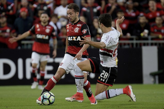 Partida entre Flamengo e São Paulo, válida pela 11ª rodada do Campeonato Brasileiro - 02/07/2017
