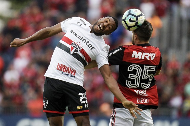 Partida entre Flamengo e São Paulo, válida pela 11ª rodada do Campeonato Brasileiro - 02/07/2017