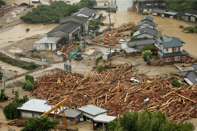 Vista aérea da cidade de Asakura, afetada pela inundação causada pela tempestade no Japão.