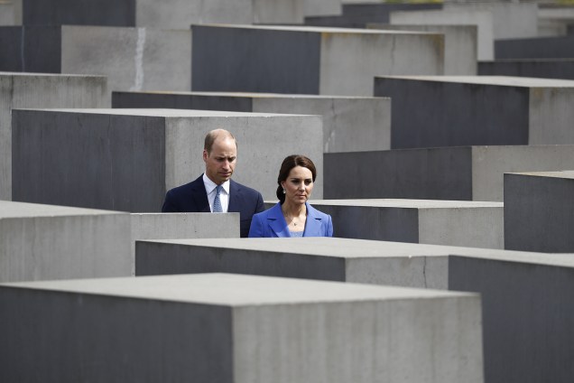 O príncipe William e a Duquesa de Cambridge Kate visitam o Memorial do Holocausto em Berlim, na Alemanha - 19/07/2017