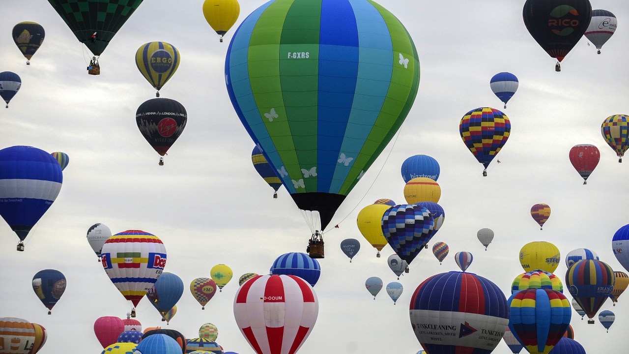 Imagens do dia - Evento de balonismo na França