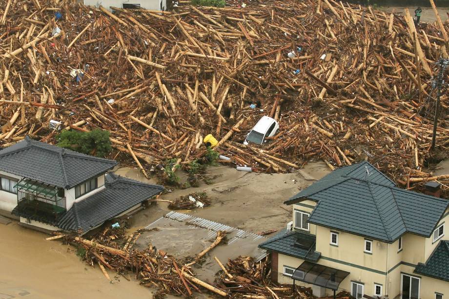 Vista aérea da destruição provocada por uma inundação na cidade de Asakura, prefeitura de Fukuoka, no Japão - 06/07/2017