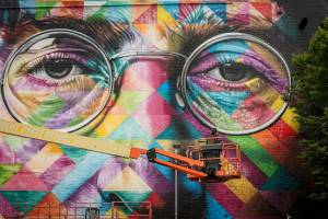 Kobra faz grafite John Lennon em Bristol na Inglaterra
