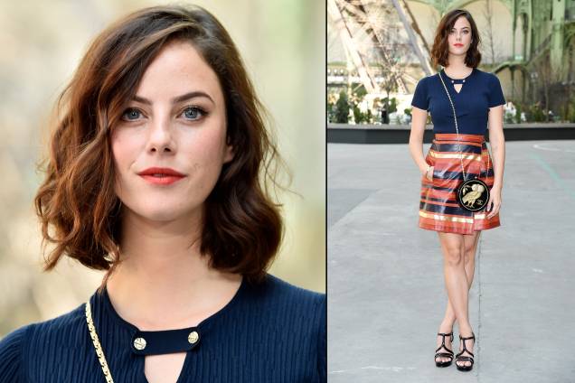 Kaya Scodelario, atriz <span>anglo-brasileira que fez sucesso no quinto filme da série 'Piratas do Caribe', compareceu ao desfile da Chanel com um look de outono leve: blusa básica para dar destaque à saia listrada de courino </span> Kaya Scodelario, atriz <span>anglo-brasileira que fez sucesso no quinto filme da série 'Piratas do Caribe', compareceu ao desfile da Chanel com um look de outono leve: blusa básica para dar destaque à saia listrada de courino </span>