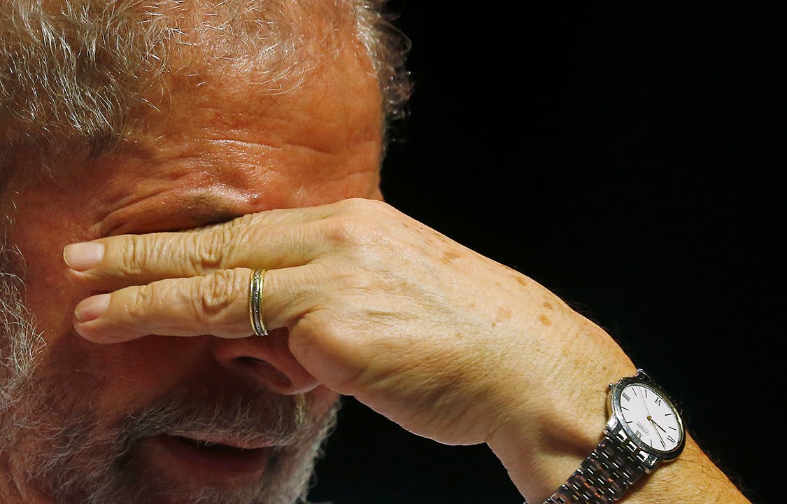 Ex-presidente Lula é condenado à prisão por Sergio Moro