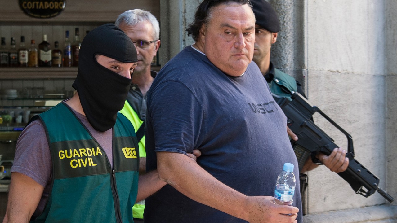 Guarda Civil da Espanha prende membro da máfia italiana após busca em restaurante em Barcelona