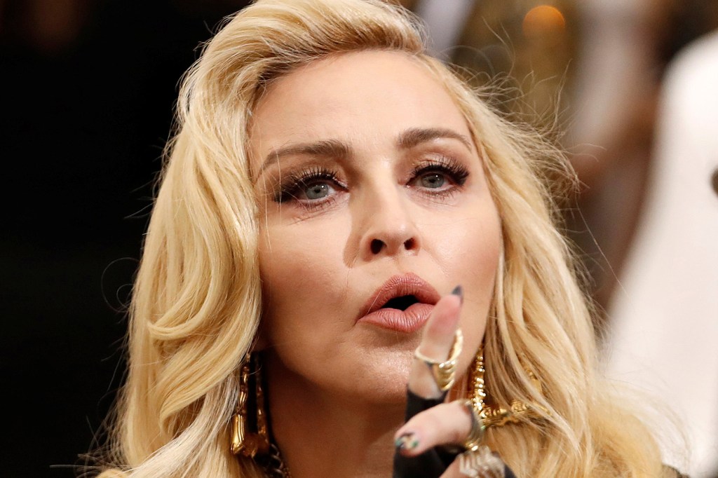 Madonna chega a evento no museu Metropolitan em Nova York - 01/5/2017