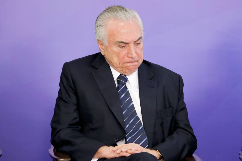 Relatório da CCJ aumenta risco para Temer