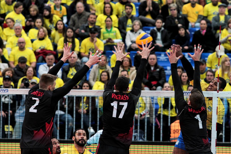 Partida entre Brasil e Canadá, válida pelo Mundial de Vôlei em Curitiba - 04/07/2017