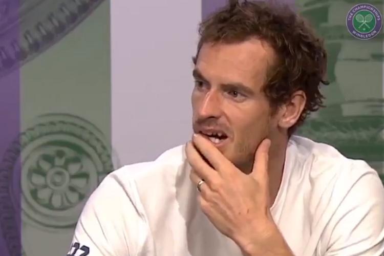 Andy Murray "corrige" repórter em Wimbledon