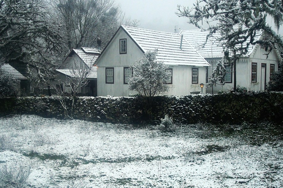 São Joaquim amanhece coberta de neve, em Santa Catarina