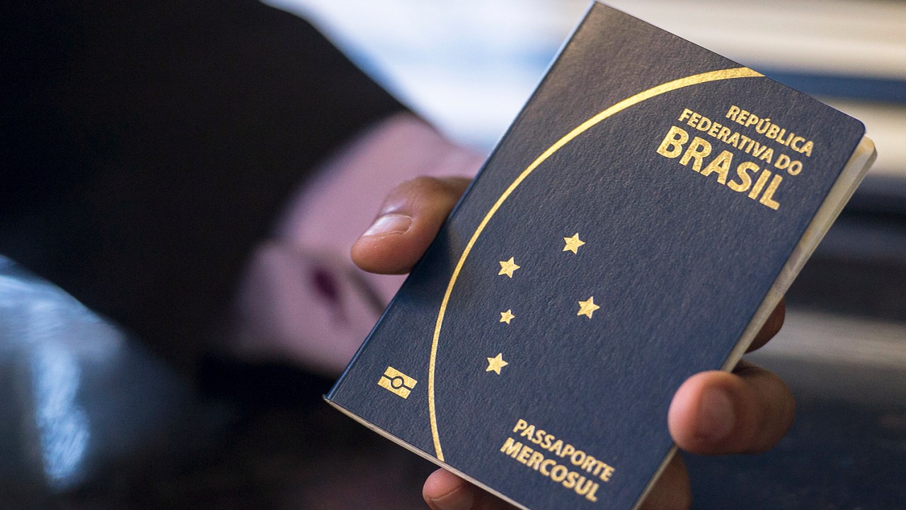 Novo passaporte comum eletrônico brasileiro
