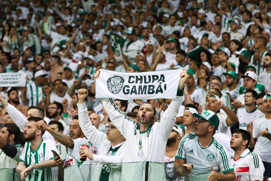 Torcedores do Palmeiras durante partida contra o Corinthians, no Allianz Parque, em São Paulo