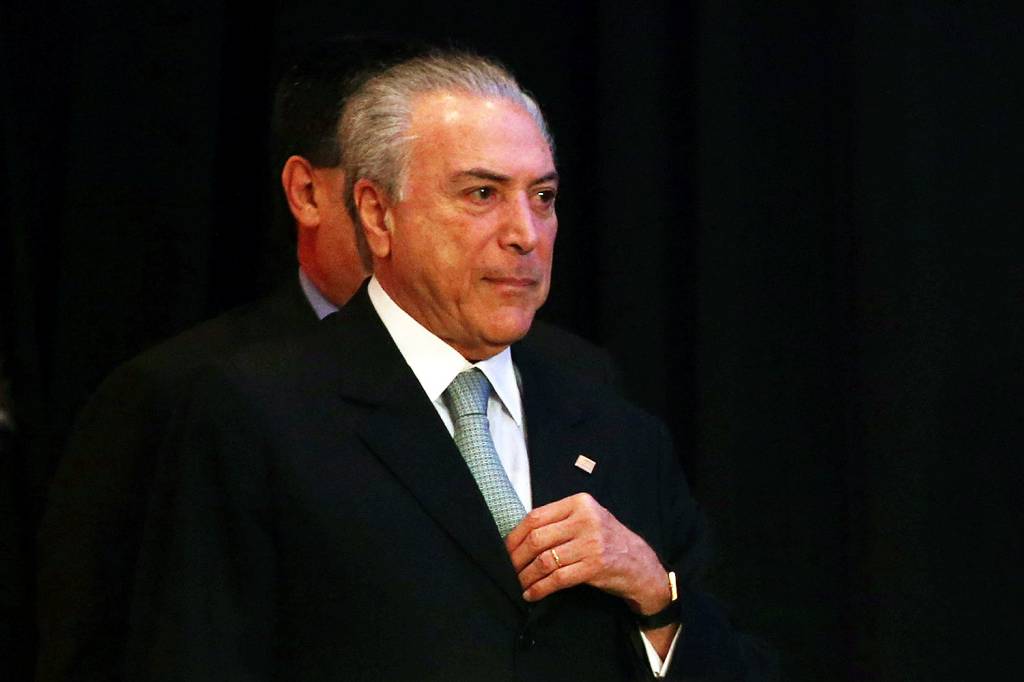 Temer reúne ministros e deputados em encontro no Alvorada