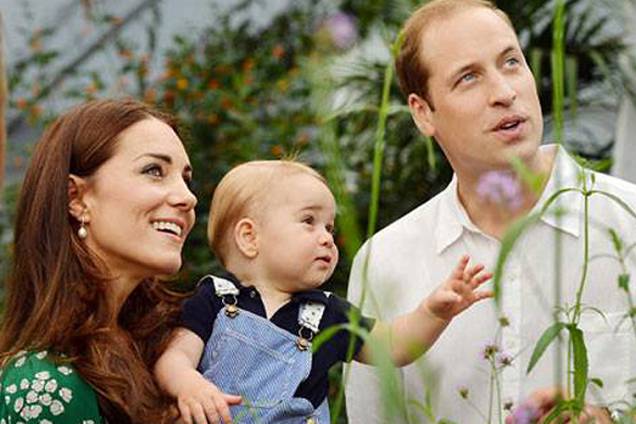 Príncipe George, William e Kate no Museu de História Natural, em Londres, em 2014 Príncipe George, William e Kate no Museu de História Natural, em Londres, em 2014