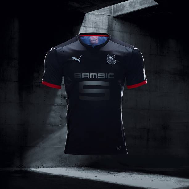 Puma lança série de 23 camisas pretas de times, denominadas Step Out
