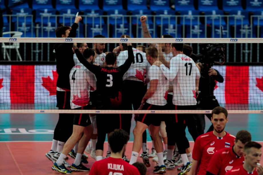 Partida entre Rússia e Canadá na Arena da Baixada, em Curitiba, válido pelas finais da Liga Mundial de vôlei, nesta quarta-feira.