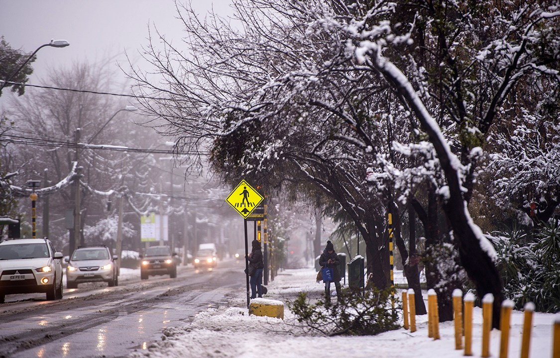 Maior nevasca desde 2007 atinge a cidade de Santiago, no Chile