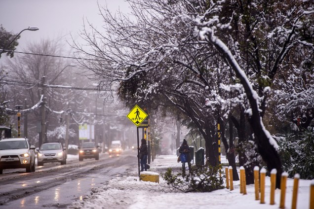 Maior nevasca desde 2007 atinge a cidade de Santiago, no Chile - 15/07/2017