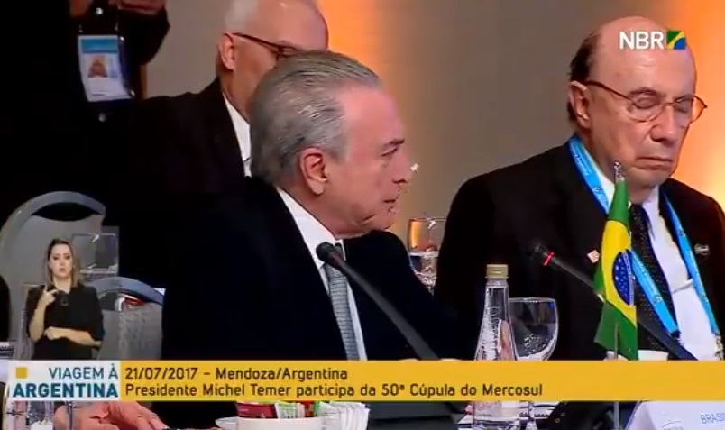 Henrique Meirelles dorme em discurso de Michel Temer