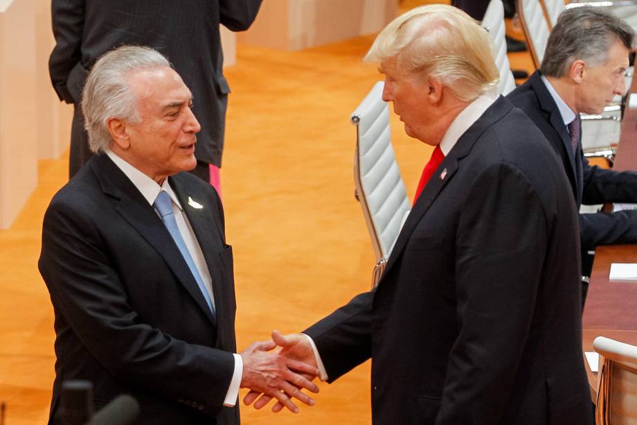 O presidente Michel Temer cumprimenta o presidente dos Estados Unidos, Donald Trump, durante a cúpula do G20, na Alemanha